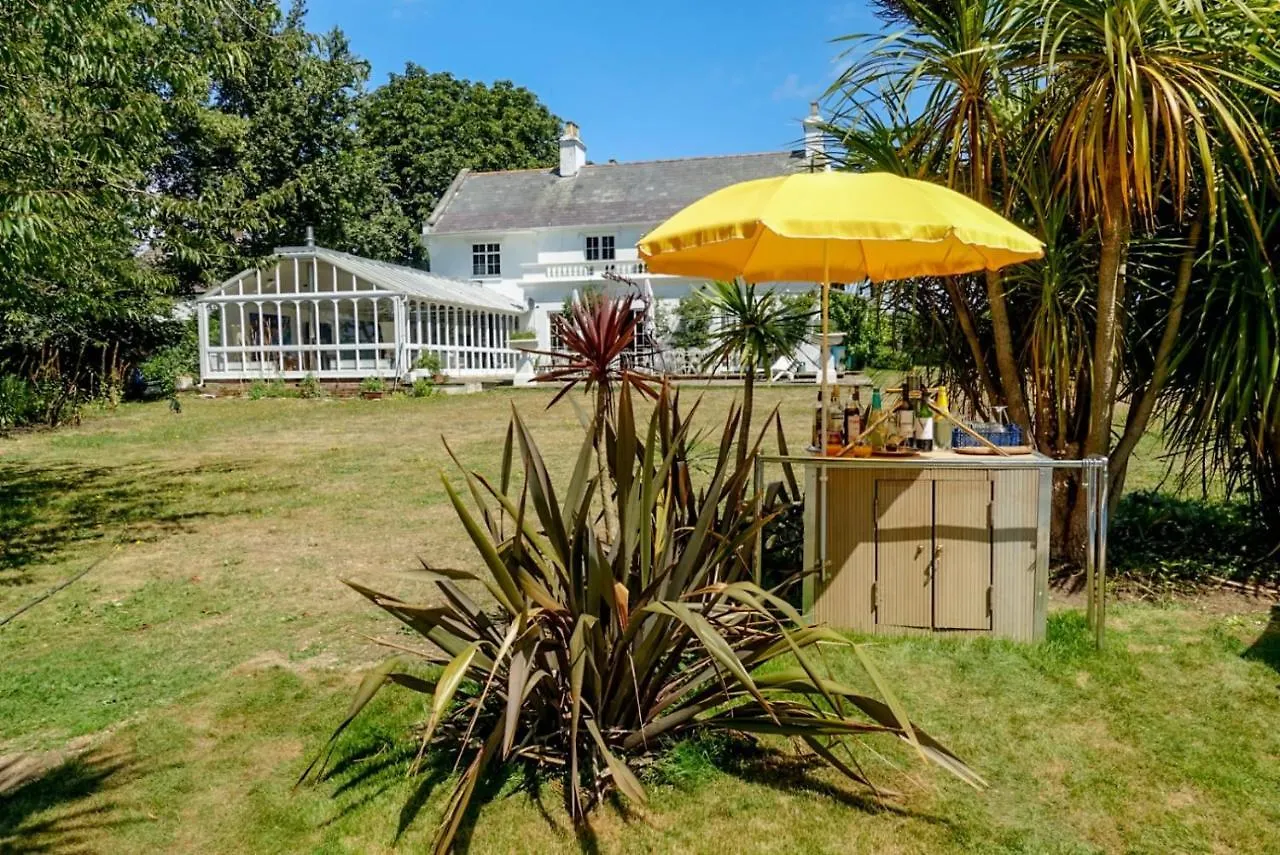 Bed & Breakfast Cedar House Boutique B&B Burton