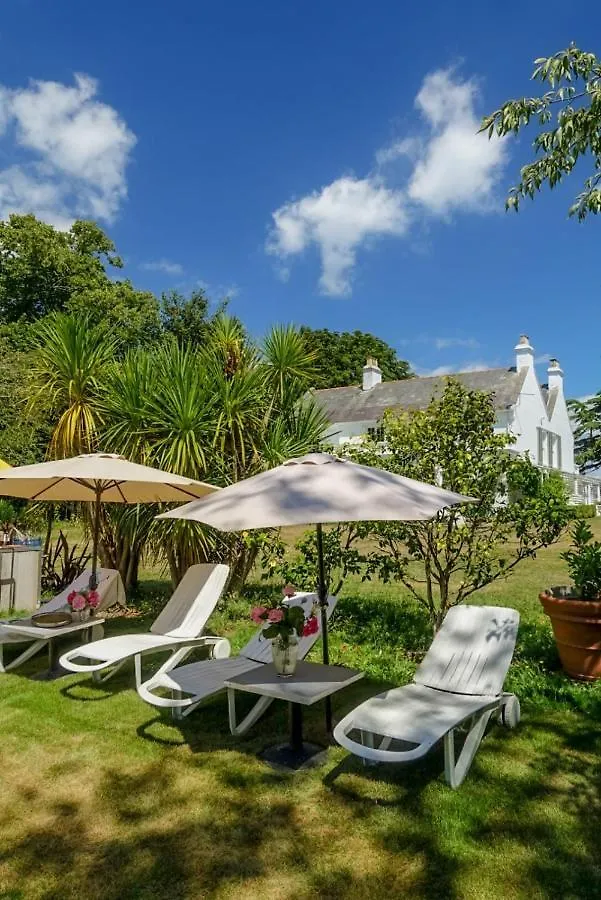 Cedar House Boutique B&B Burton  5*, Burton (Dorset)