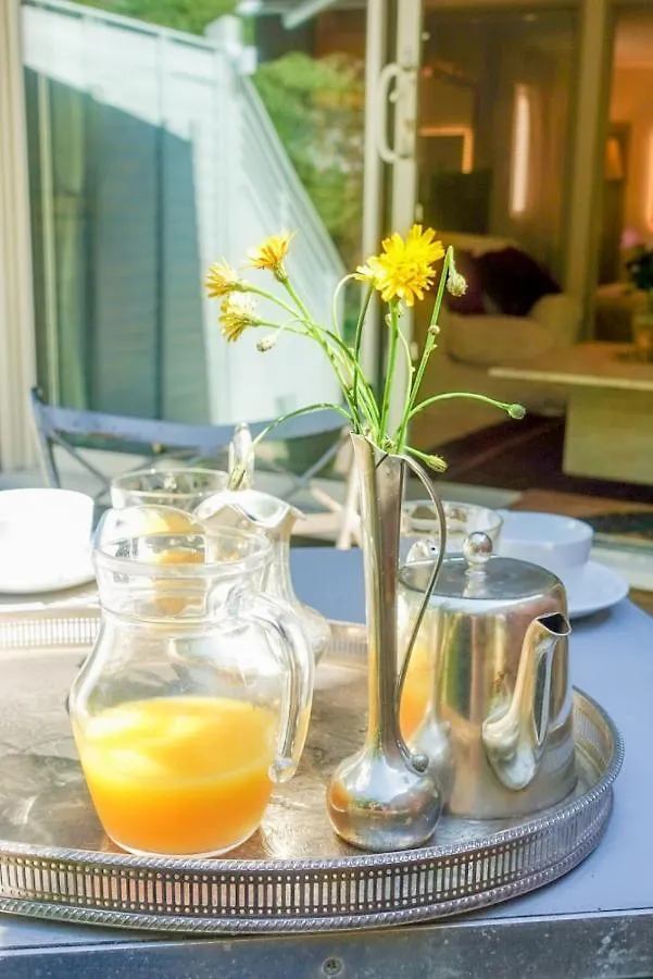 Bed & Breakfast Cedar House Boutique B&B Burton